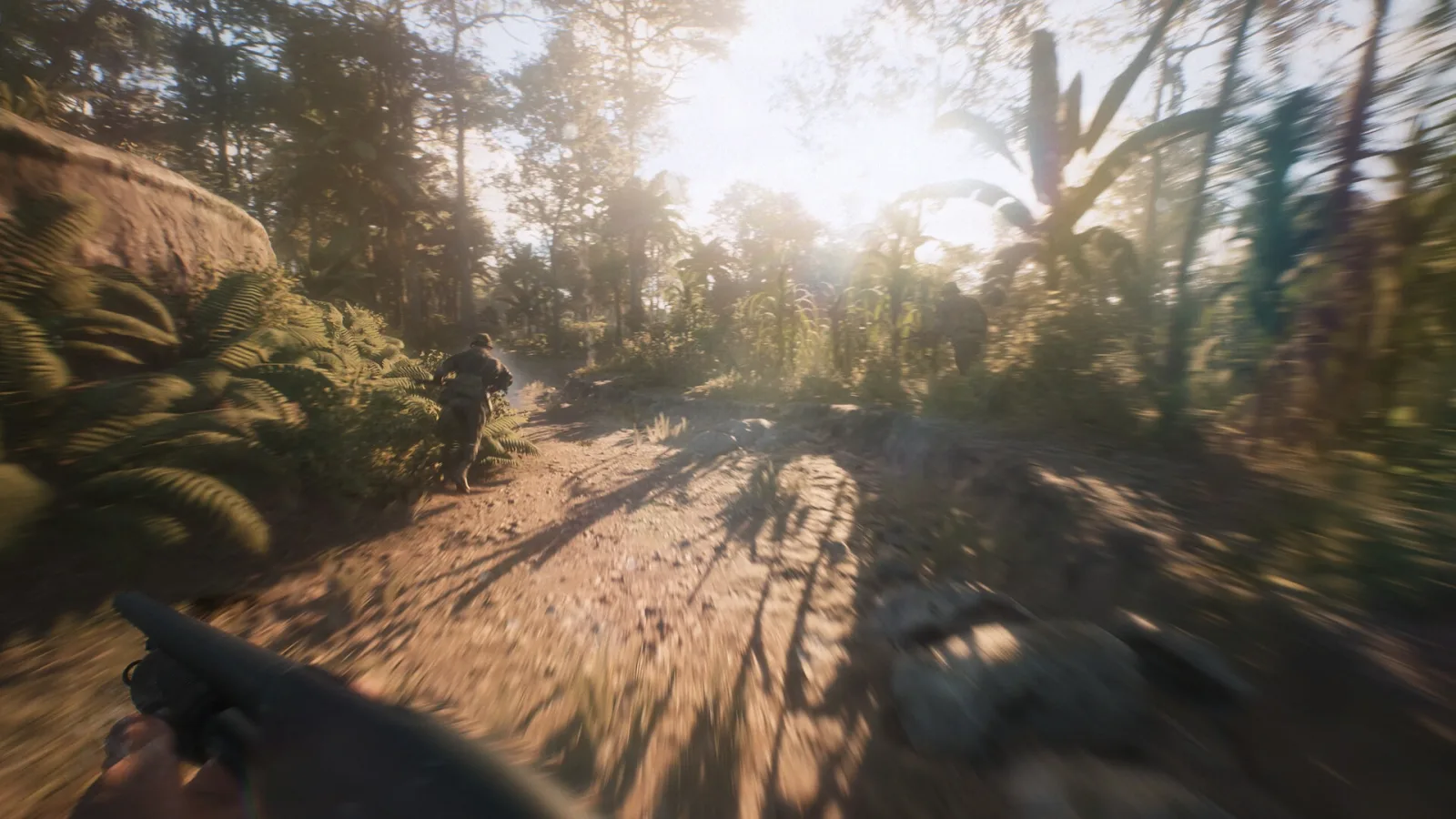 Deretan screenshot Hell Let Loose: Vietnam yang memperlihatkan perang hutan, helikopter, patrol boat, terowongan, dan pertempuran 50v50 di medan Vietnam - gambar 3