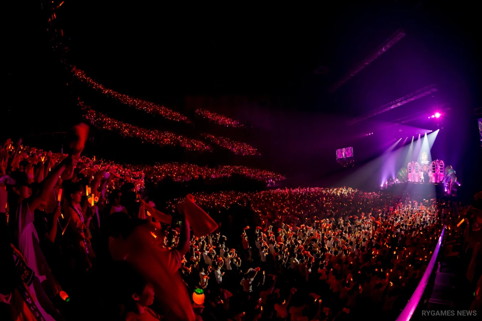 Visual konser Momosuzu Nene di Tokyo Garden Theater. - gambar 6