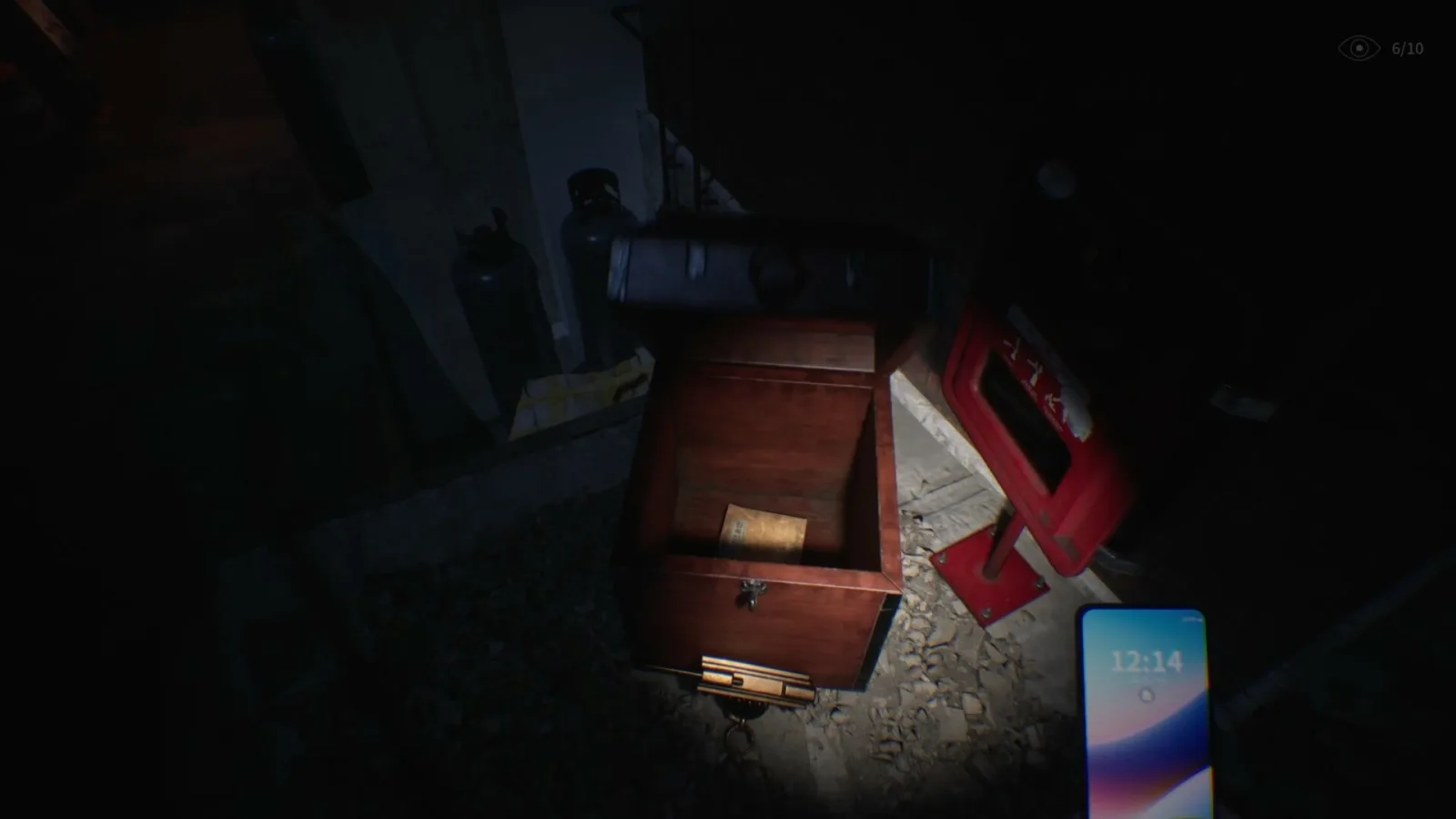 Deretan screenshot The Alley yang memperlihatkan lorong Korea, suasana malam, smartphone, gelang shaman, anomali supernatural, dan momen kejar-kejaran dengan hantu - gambar 8